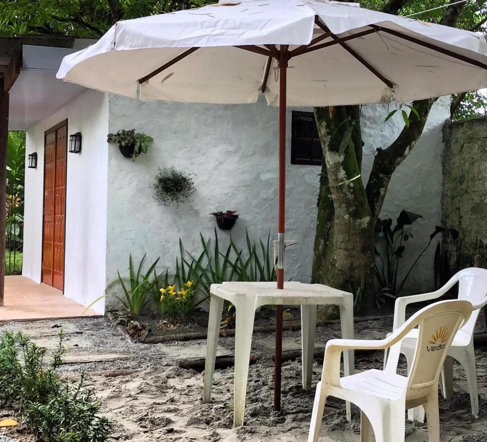 Casa A Beira Do Rio Jaguareguava Na Mata Atlantica Em Bertioga Sp别墅 外观 照片