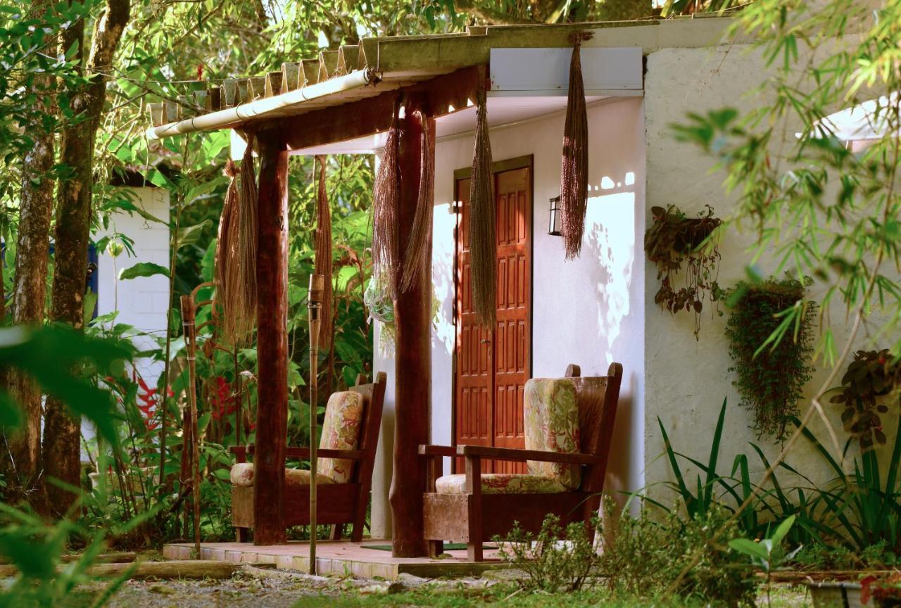 Casa A Beira Do Rio Jaguareguava Na Mata Atlantica Em Bertioga Sp别墅 外观 照片